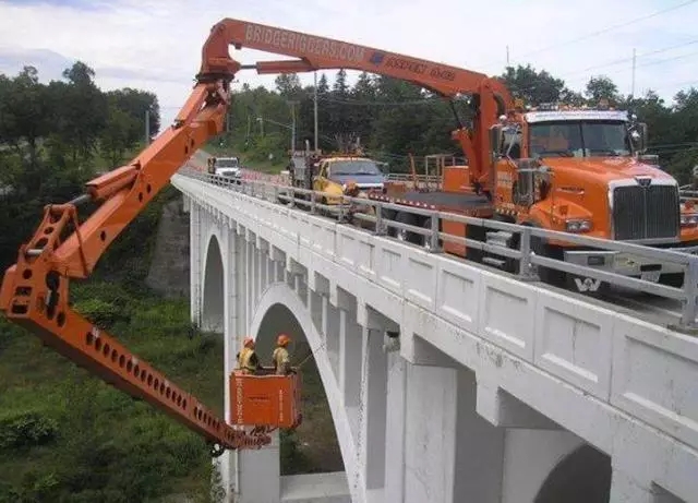 橋梁檢測(cè)車