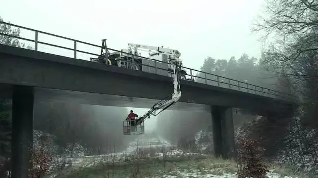 橋梁檢測(cè)車(chē)